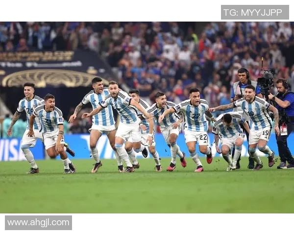 国外足球星探的核心人物及其在球员发掘中的重要作用分析