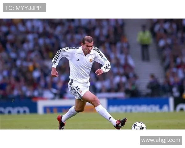 文艺气质与绿茵风采并存的世界足坛经典球星优雅名单